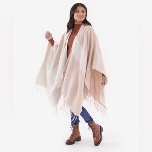 Anthropologie Soia & Kyo blush Pink Colorblock Fringed cape/wrap w cabin vibe